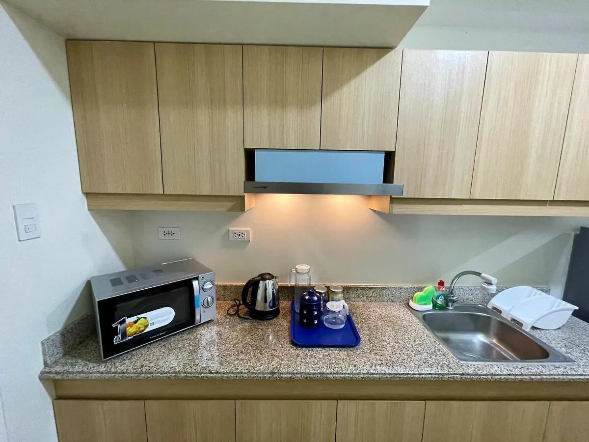 Condotel Deluxe At Brixton Place Manila Apartment